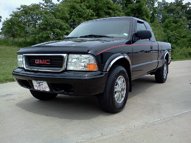 GMC Sonoma 2003 photo 2