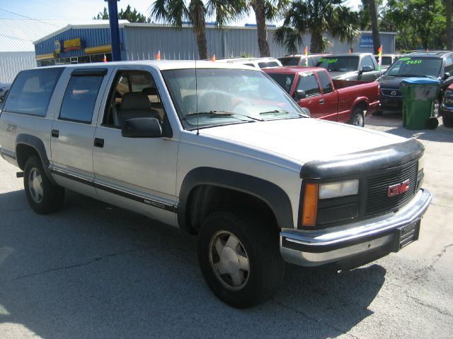 GMC Suburban 1992 photo 3