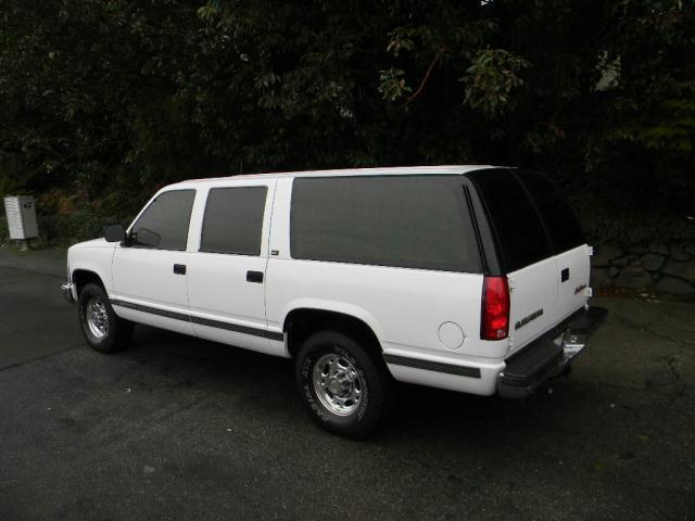 GMC Suburban 1993 photo 2