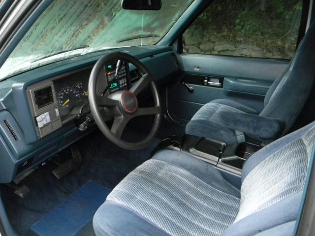 GMC Suburban 1993 photo 5