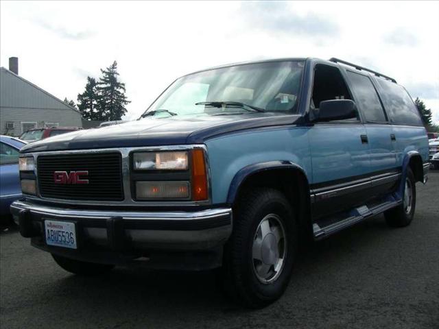 GMC Suburban 1993 photo 1