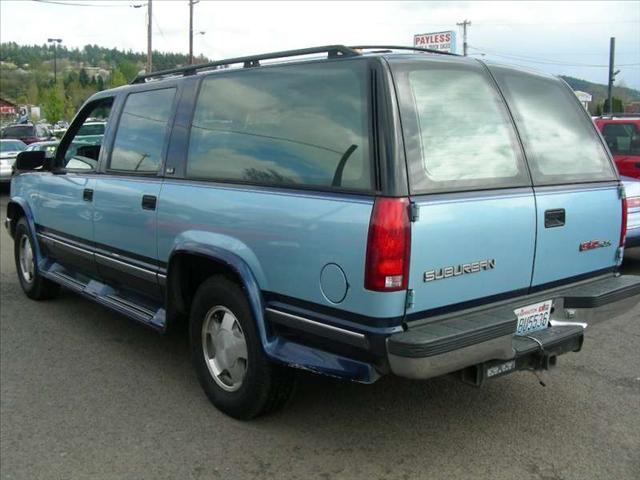 GMC Suburban 1993 photo 2