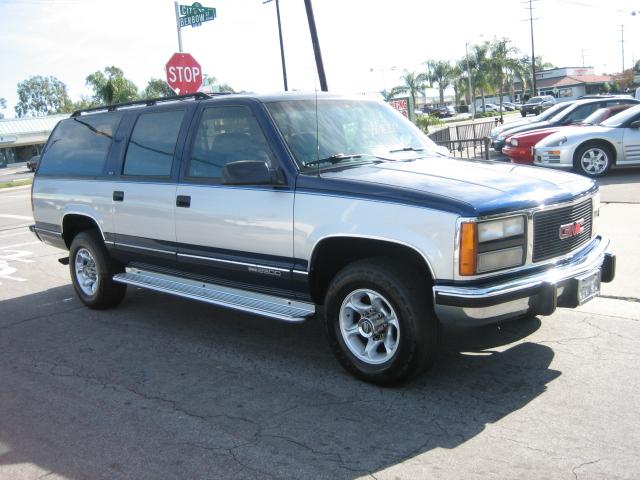 GMC Suburban 1993 photo 1