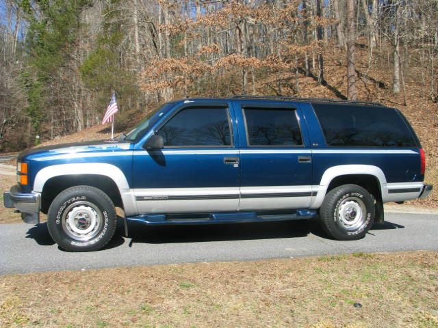 GMC Suburban 1994 photo 3