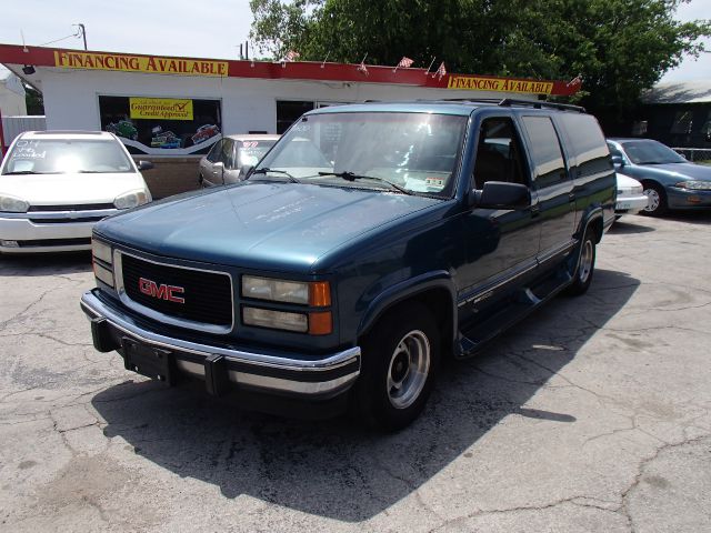 GMC Suburban 1994 photo 17