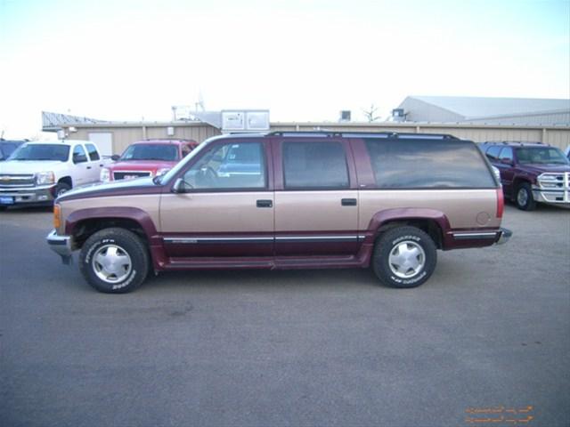 GMC Suburban 1995 photo 1