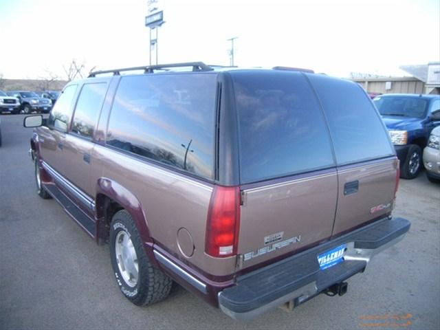 GMC Suburban 1995 photo 2