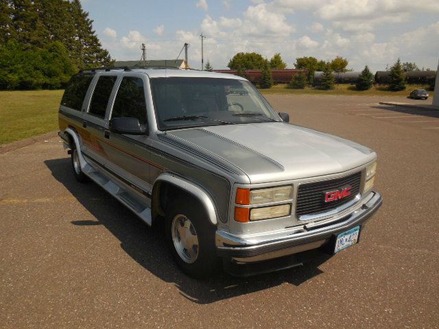 GMC Suburban 1995 photo 3