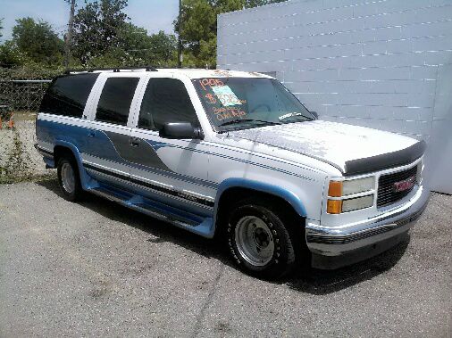 GMC Suburban 1995 photo 1