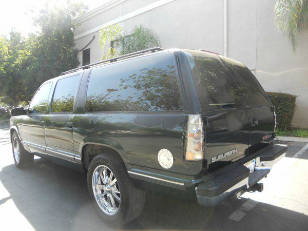 GMC Suburban 1996 photo 4