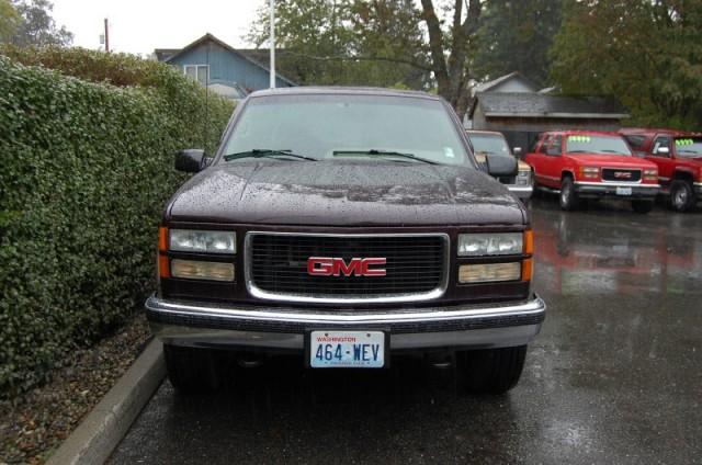 GMC Suburban 1996 photo 1