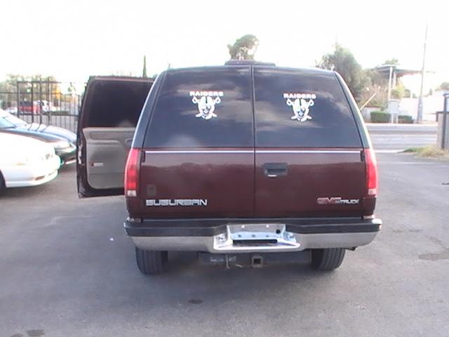 GMC Suburban 1997 photo 2