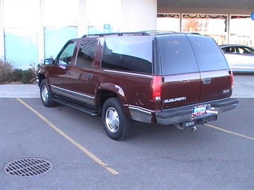 GMC Suburban 1998 photo 1