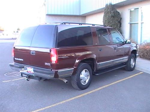 GMC Suburban 1998 photo 3