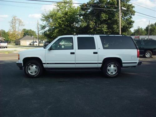 GMC Suburban 1998 photo 3