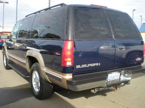 GMC Suburban 1998 photo 1