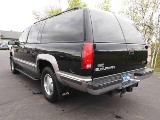 GMC Suburban 1999 photo 10