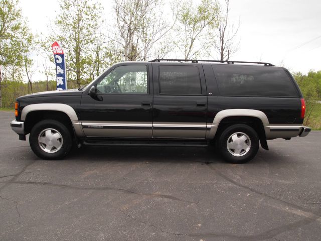 GMC Suburban 1999 photo 21