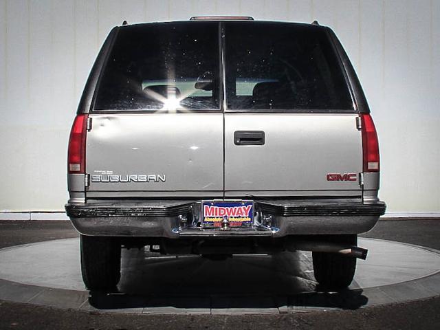 GMC Suburban 1999 photo 3