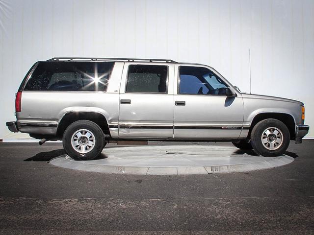 GMC Suburban 1999 photo 5