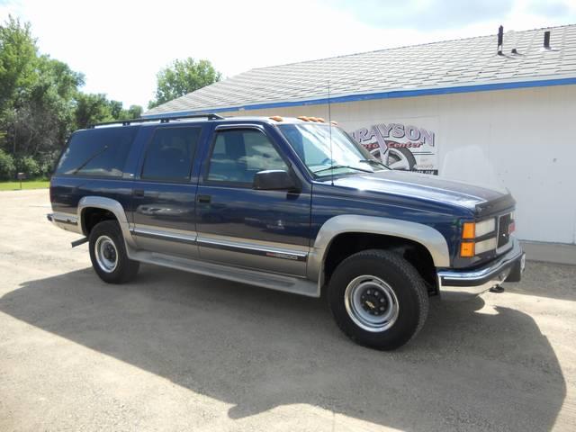 GMC Suburban 1999 photo 1