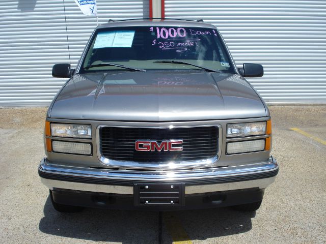 GMC Suburban 1999 photo 10