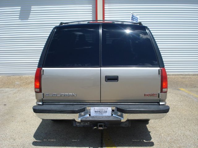 GMC Suburban 1999 photo 8