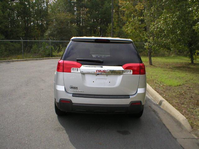 GMC Terrain 2010 photo 2