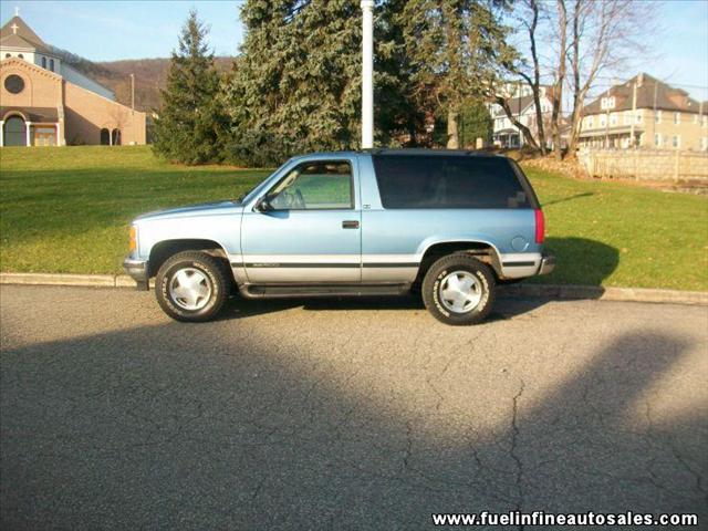 GMC Yukon EX Manual 2WD Sport Utility