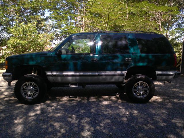 GMC Yukon 1997 photo 2