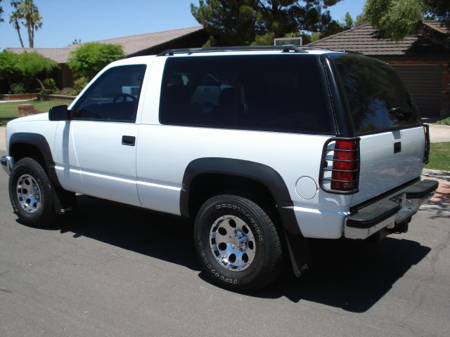 GMC Yukon 1997 photo 3