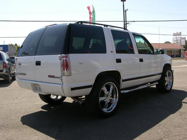 GMC Yukon 1997 photo 3