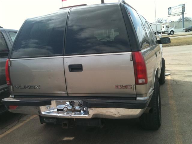 GMC Yukon 1998 photo 1