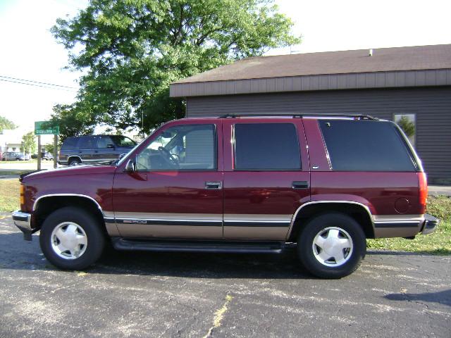 GMC Yukon 1998 photo 2