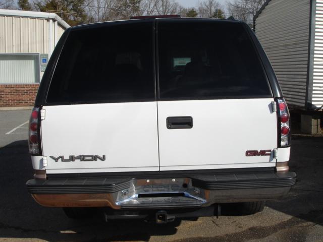 GMC Yukon 1998 photo 3