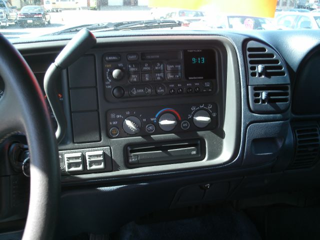 GMC Yukon 1999 photo 8