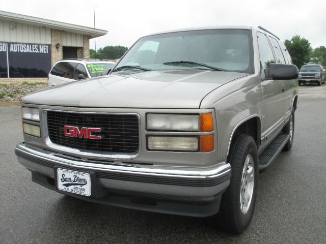 GMC Yukon 4x4 Crew Cab LE SUV