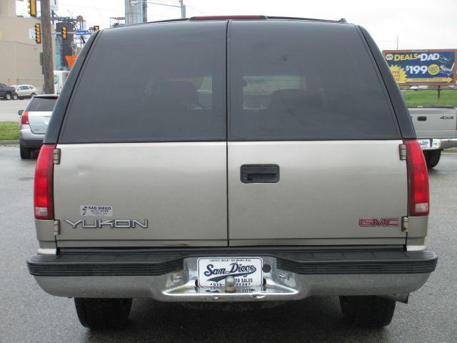 GMC Yukon 1999 photo 13