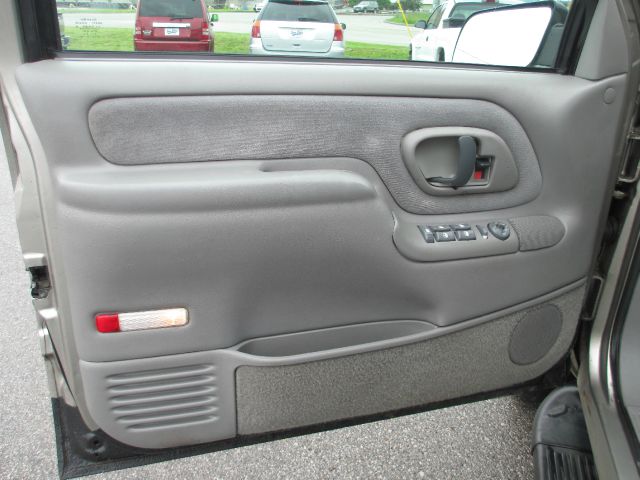 GMC Yukon 1999 photo 20