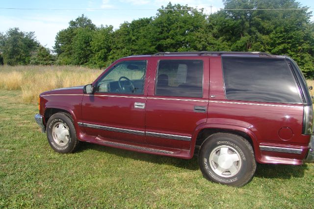 GMC Yukon 4x4 Crew Cab LE SUV