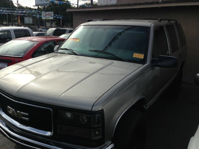 GMC Yukon 1999 photo 11