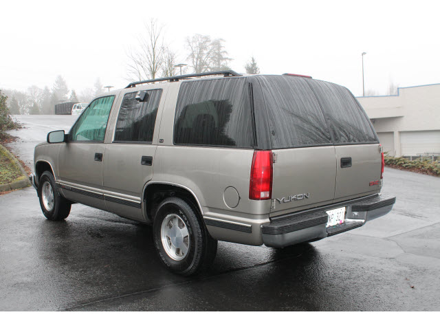 GMC Yukon 1999 photo 4