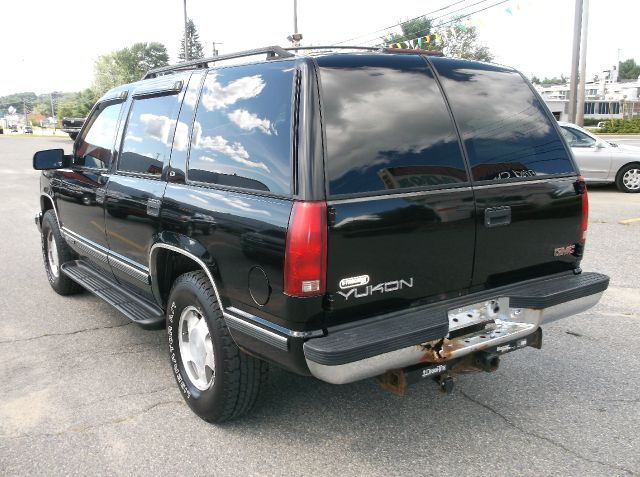 GMC Yukon 1999 photo 4