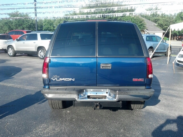 GMC Yukon 1999 photo 2