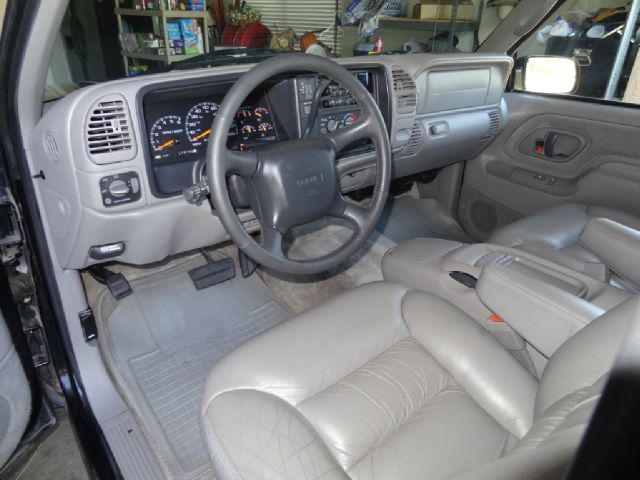 GMC Yukon 1999 photo 34