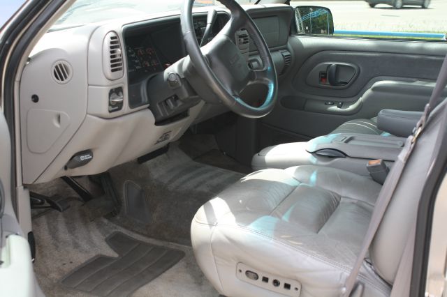 GMC Yukon 1999 photo 2