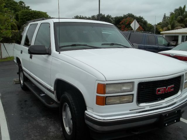 GMC Yukon 4x4 Crew Cab LE SUV