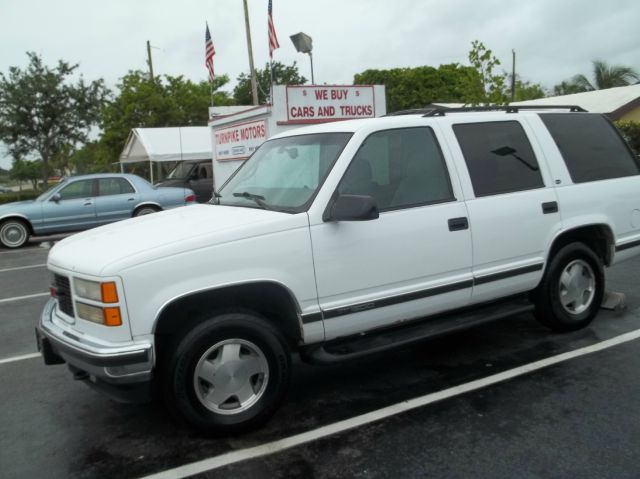 GMC Yukon 1999 photo 2