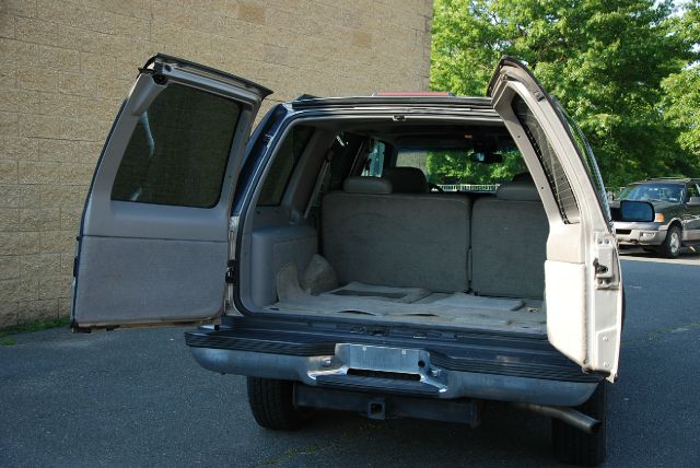 GMC Yukon 1999 photo 2