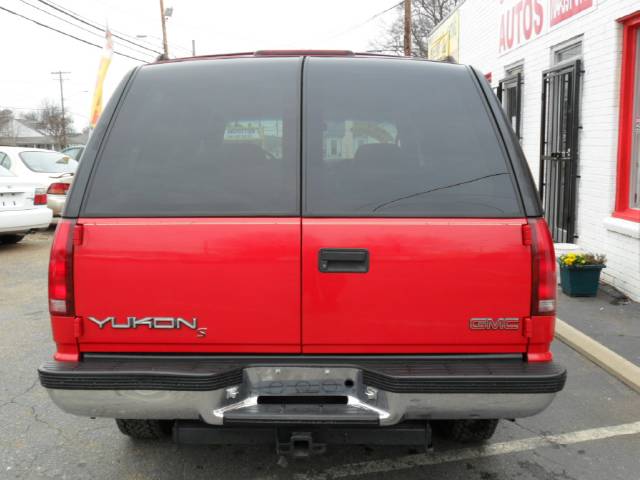 GMC Yukon 1999 photo 1